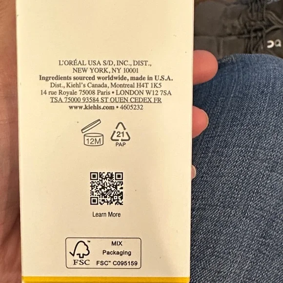 Kiehl's Better Screen UV Serum - White and Gold - Picture 4 of 5